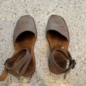 Avarca Pons strap sandal